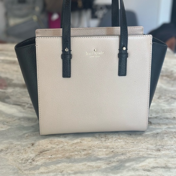 BRAND new Kate Spade ♠️ Hayden bag - Picture 1 of 6